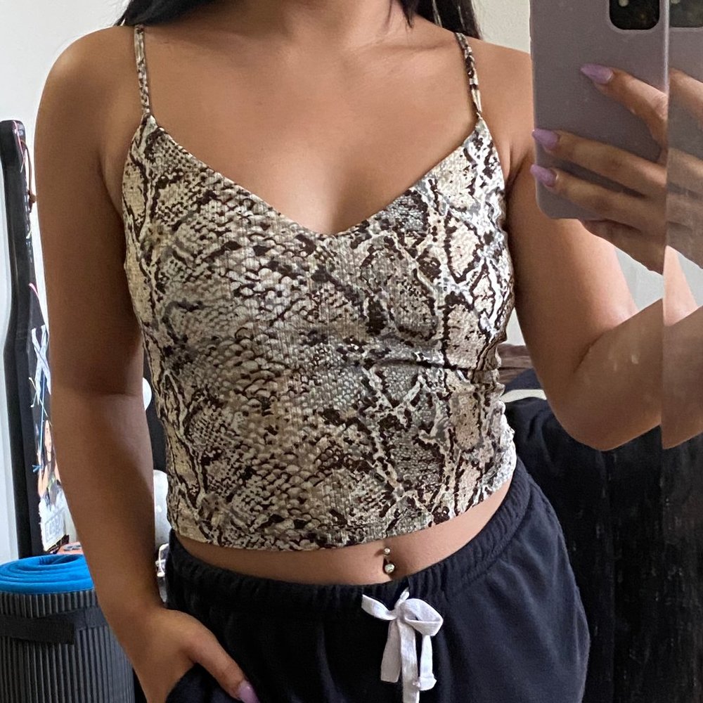 Basic Snake Print V-Neck Cropped Cami